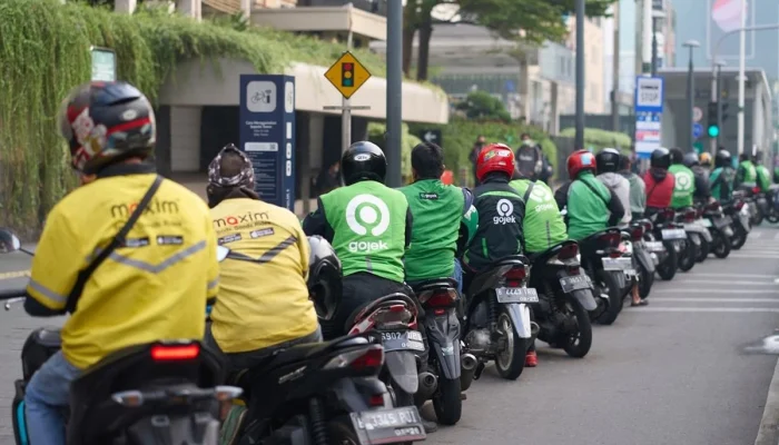 Ojek Online: Dari Pengemudi Hingga Anggota DPRD, Cerita di Balik Layanan Transportasi