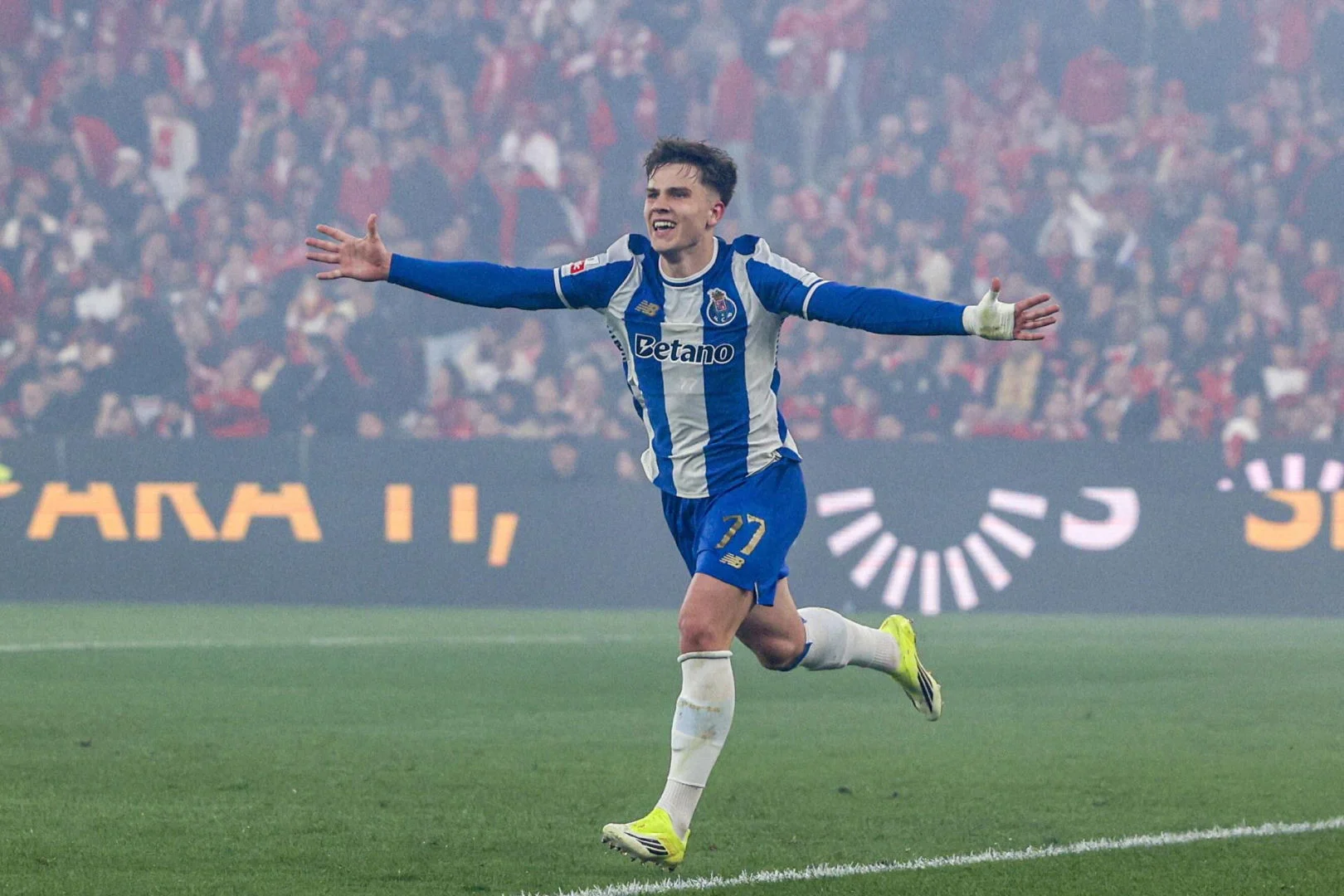 Oskar Pietuszewski Prolongasi Kontrak dengan FC Porto Hingga 2031