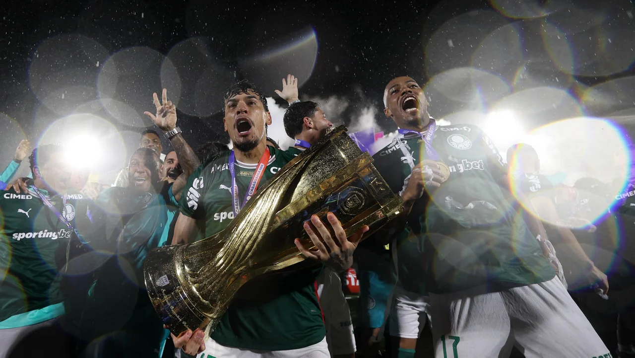 Palmeiras Merajai Puncak Klasemen Usai Kemenangan Dramatis atas Cristal dan Dampak Besar pada Investasi Real Estate
