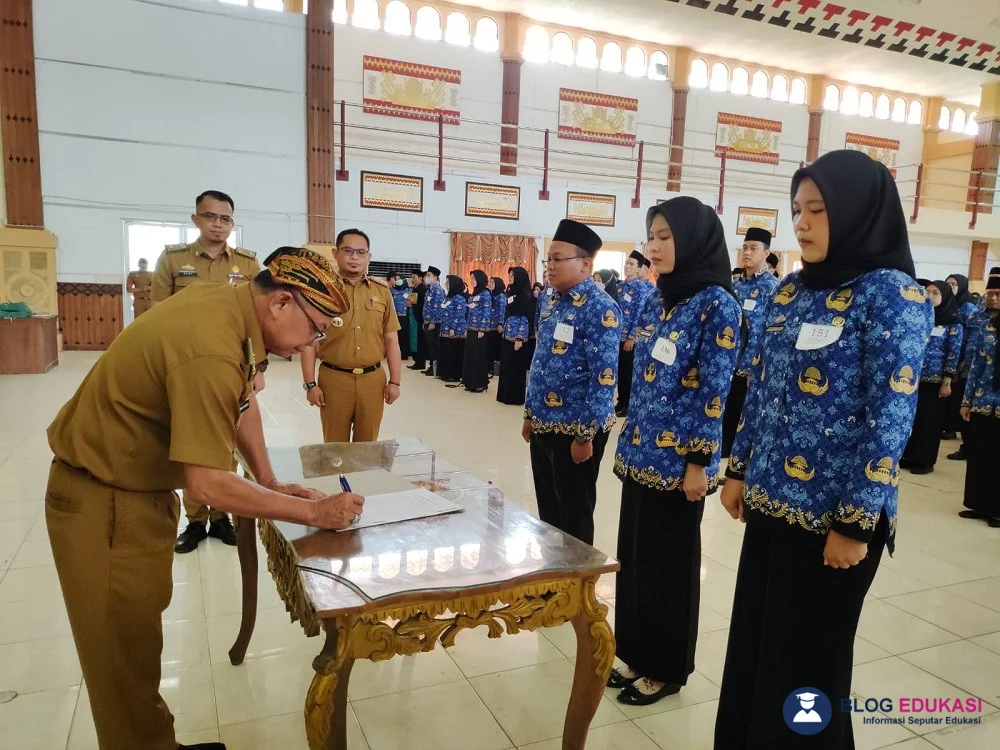 Pegawai Negeri Sipil di Indonesia: Prospek, Tantangan, dan Peluang