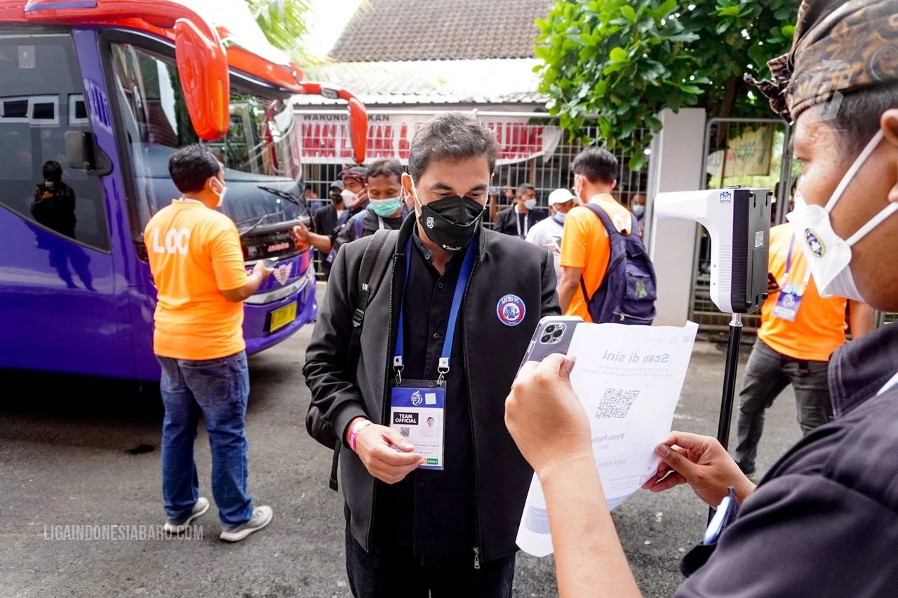 Pelatih Arema FC Peringatkan Persaingan Gelar Juara: Persija Tak Boleh Dihapus dari Lintasan