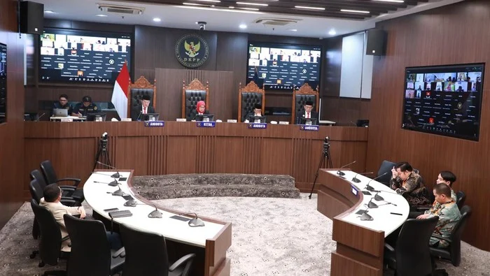 Pemimpin Dewan Kabupaten Dipecat dan Dibekukan oleh Partai Reform UK