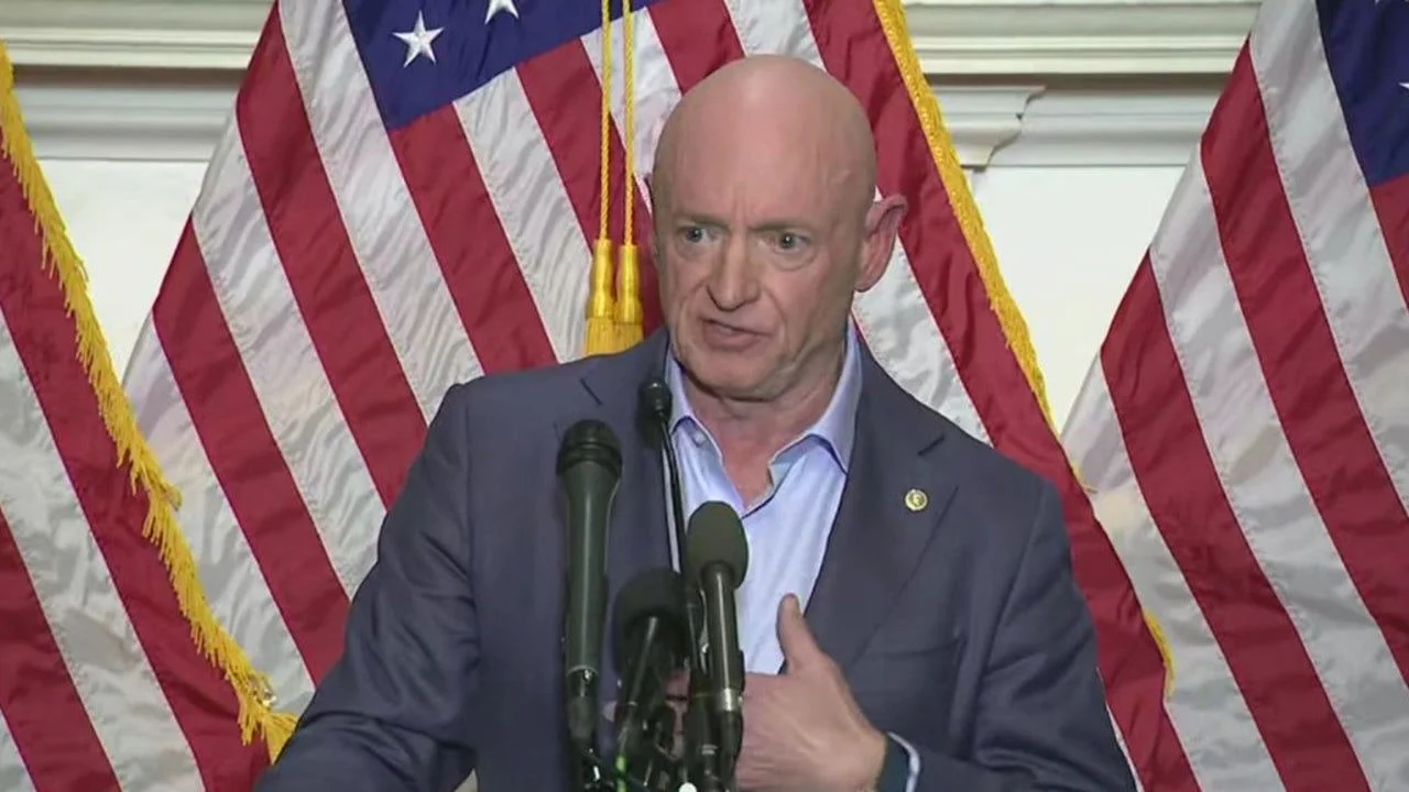 Pentagon Akan Meninjau Perkataan Mark Kelly Tentang Stok Senjata AS