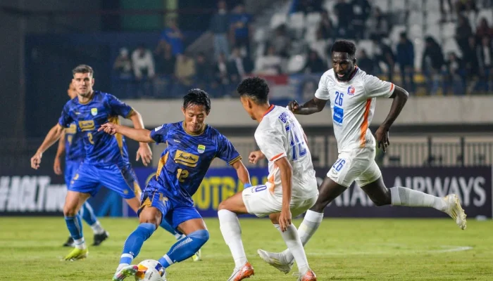 Persaingan Sengit di Liga 1 dan Liga Inggris: Persib Bandung dan Arsenal Menuju Kemenangan