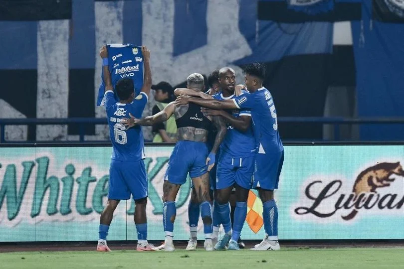 Persib Bandung Selangkah Lagi Jadi Juara Usai Taklukkan PSM Makassar