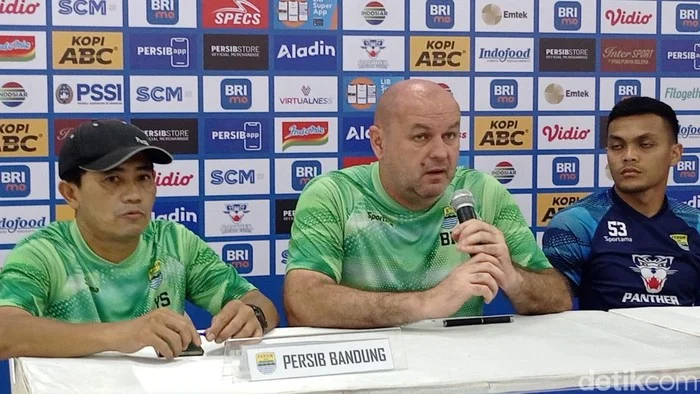 Persib Bandung Terkena Sanksi Larangan Registrasi Pemain dari FIFA