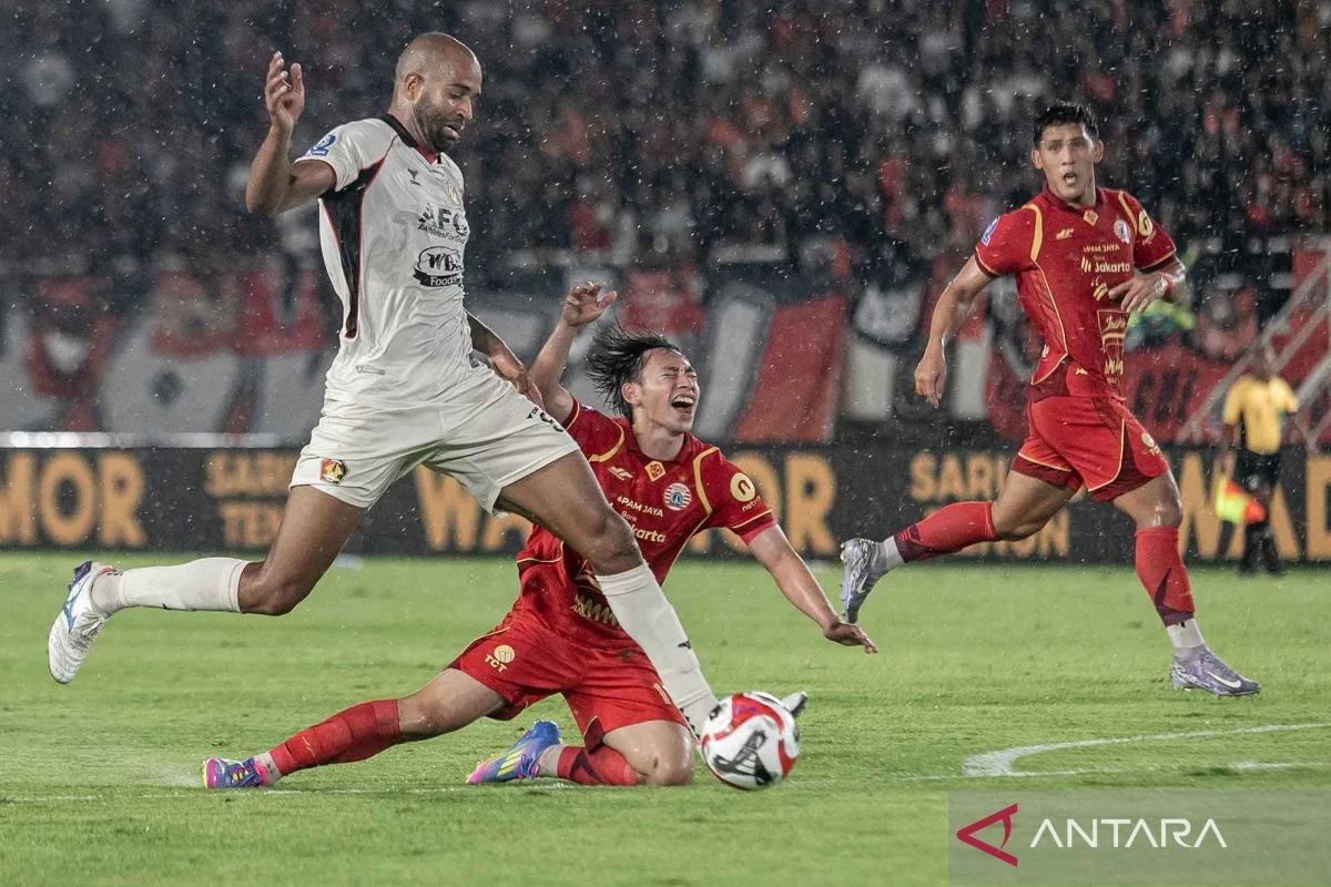 Persija Jakarta Menang 3-1 atas Persik Kediri di Stadion Brawijaya