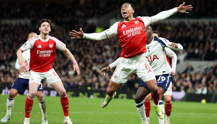 Piero Hincapie Tertawa Terbahak-bahak Setelah Arsenal Menangi Gelar Premier League