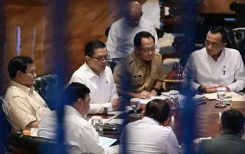 Prabowo Dorong Pengawasan Aliran Dana: Pertemuan Rutin dengan Ketua PPATK di Hambalang
