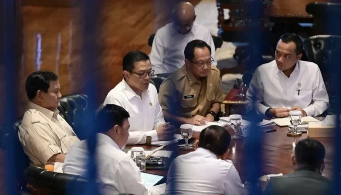 Prabowo Dorong Pengawasan Aliran Dana: Pertemuan Rutin dengan Ketua PPATK di Hambalang