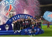 PSG Siap Mengangkat Trofi Juara Liga Prancis