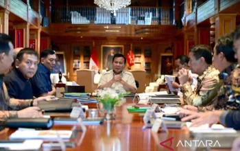 Rapat Terbatas di Hambalang: Prabowo Awasi Dana Pemerintah, Dengar Aspirasi Buruh, Dorong Peran Kampus dalam Pembangunan Daerah