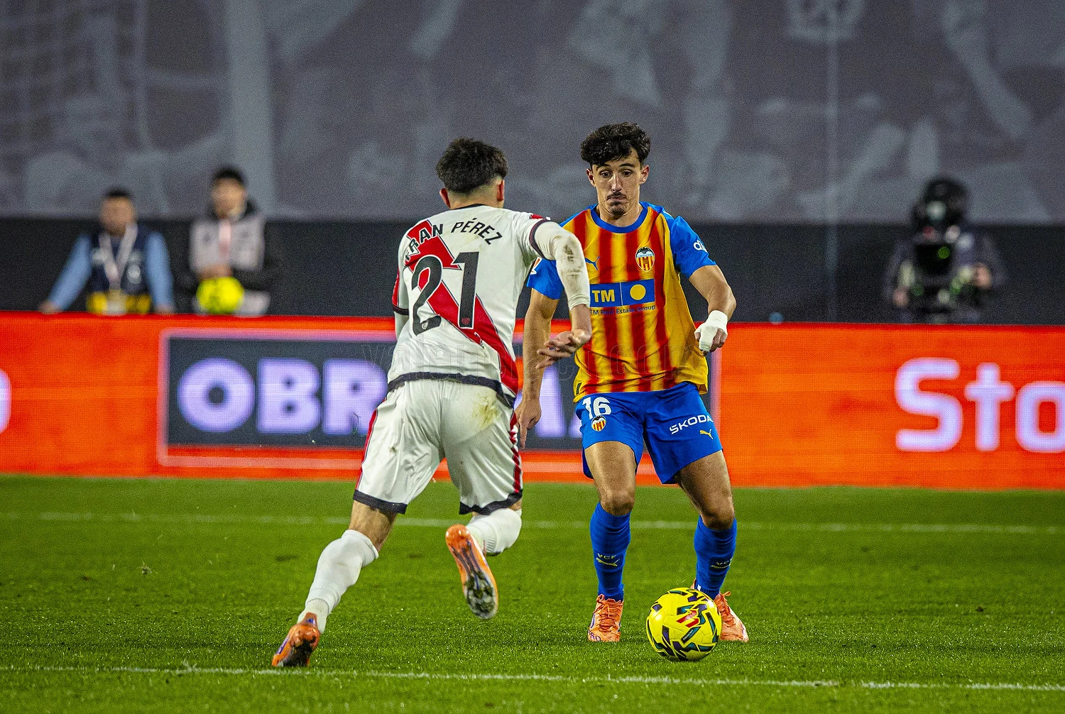 Rayo Vallecano dan Valencia CF Berjuang untuk Mempertahankan Posisi di La Liga