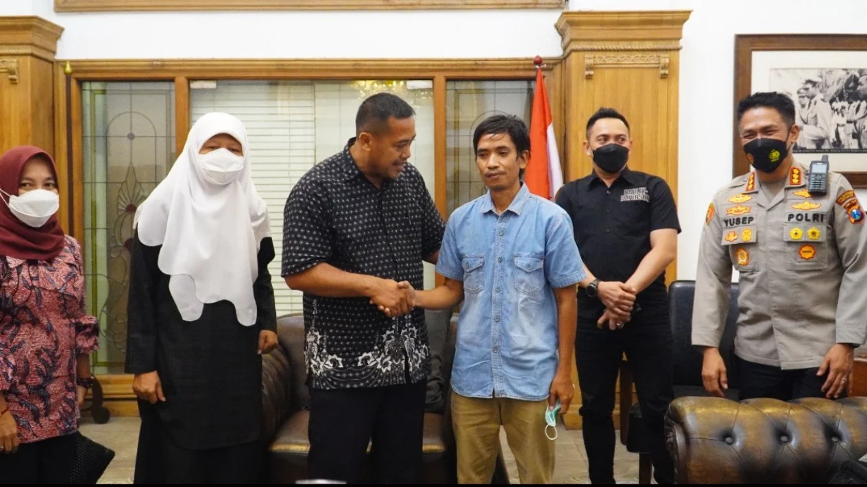 Ronald Sinaga dan Kasus Pemukulan: Miskomunikasi yang Berakhir Damai