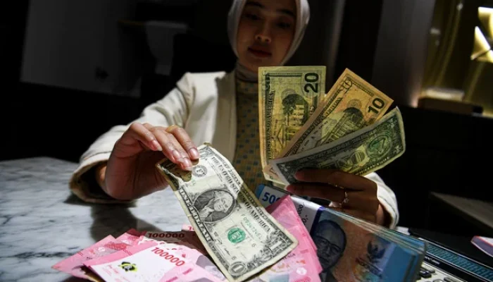 Rupiah Tembus Level Terendah, Ekonomi RI Lepas Kutukan 5 Persen