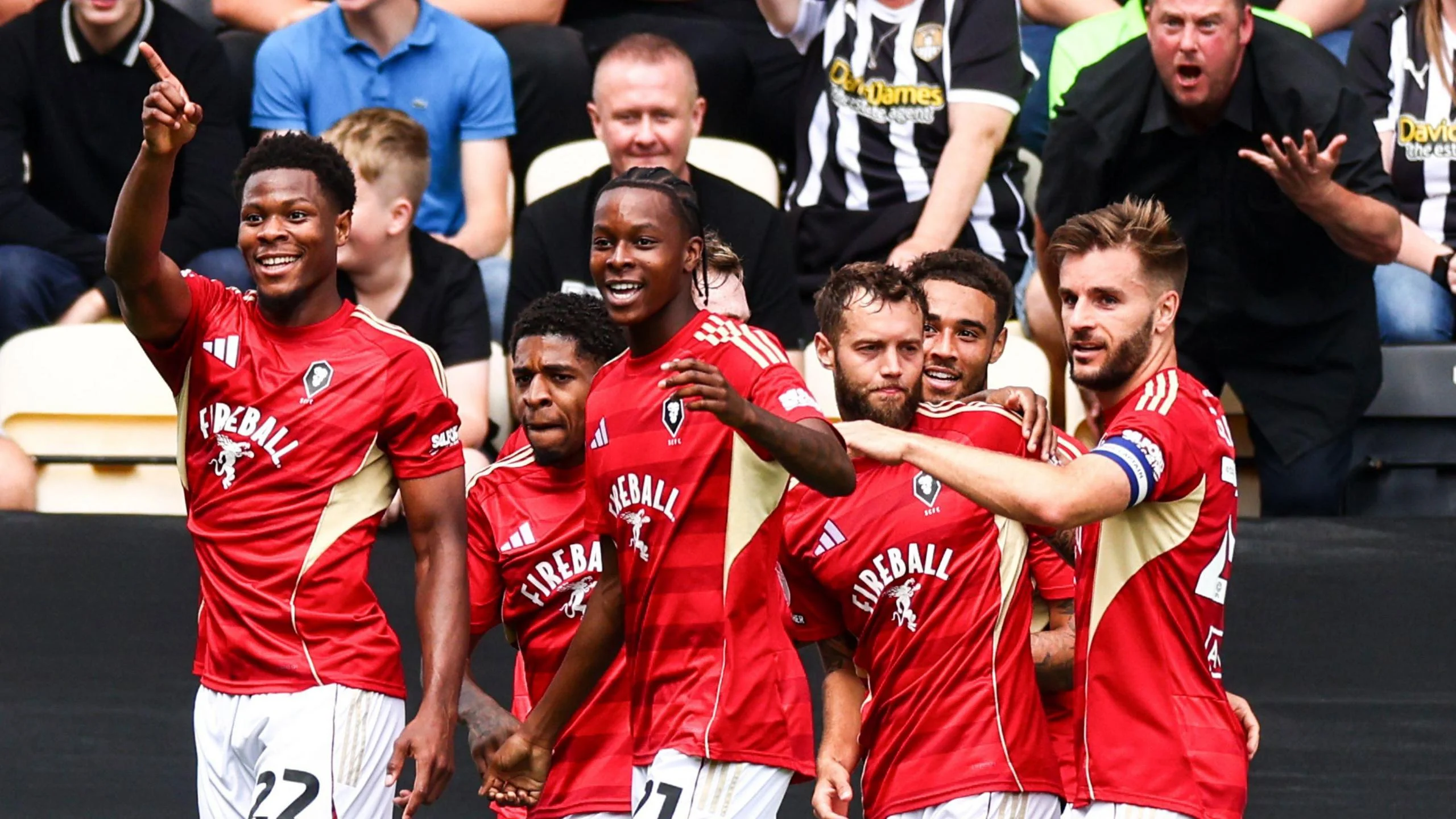 Salford City FC Siap Menghadapi Notts County di Final Piala Liga Inggris
