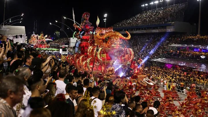 Sao Paulo: Karnaval, Politik, dan Agama