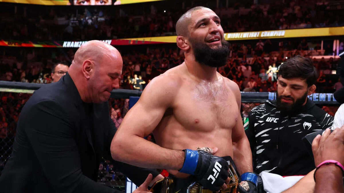 Sean Strickland Raih Kemenangan Besar atas Khamzat Chimaev di UFC 328