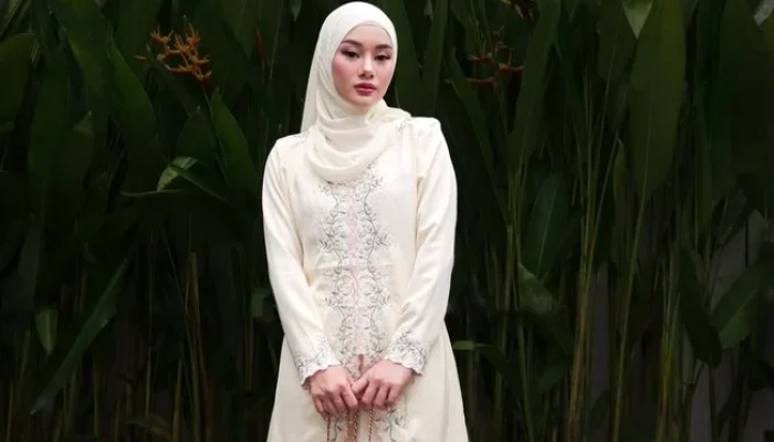 Selebriti Indonesia Tampil Elegan di Idul Adha 2026