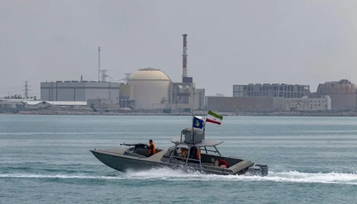Serangan Pesawat Nirawak Iran Guncang Selat Hormuz, Harga Minyak Melonjak dan Gencatan Senjata Terancam