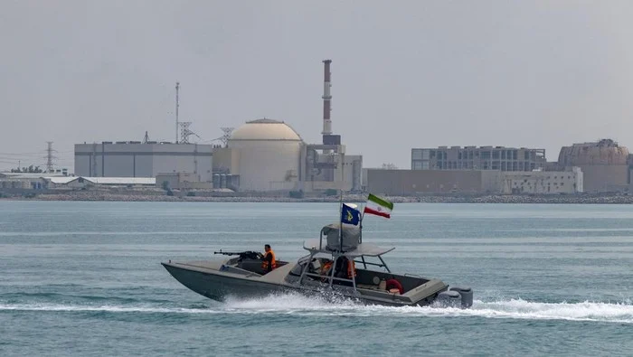 Serangan Pesawat Nirawak Iran Guncang Selat Hormuz, Harga Minyak Melonjak dan Gencatan Senjata Terancam