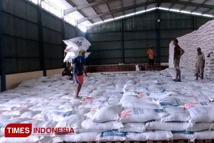 Stok Beras 5 Juta Ton Memicu Pemerintah Bangun 100 Gudang Baru: Upaya Jaga Stabilitas Harga