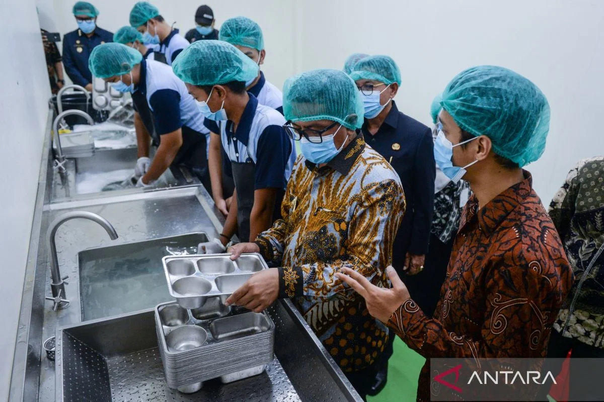 Tangerang Geliat: WFH ASN Efisien, 33 Anak Keracunan MBG, dan Imigrasi Cegah 42 Calon Haji Nonprosedural