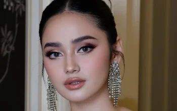 Terungkap! Detail Look Syifa Hadju yang Memikat di Resepsi Bali – Makeup Glowy & Sleek Hair