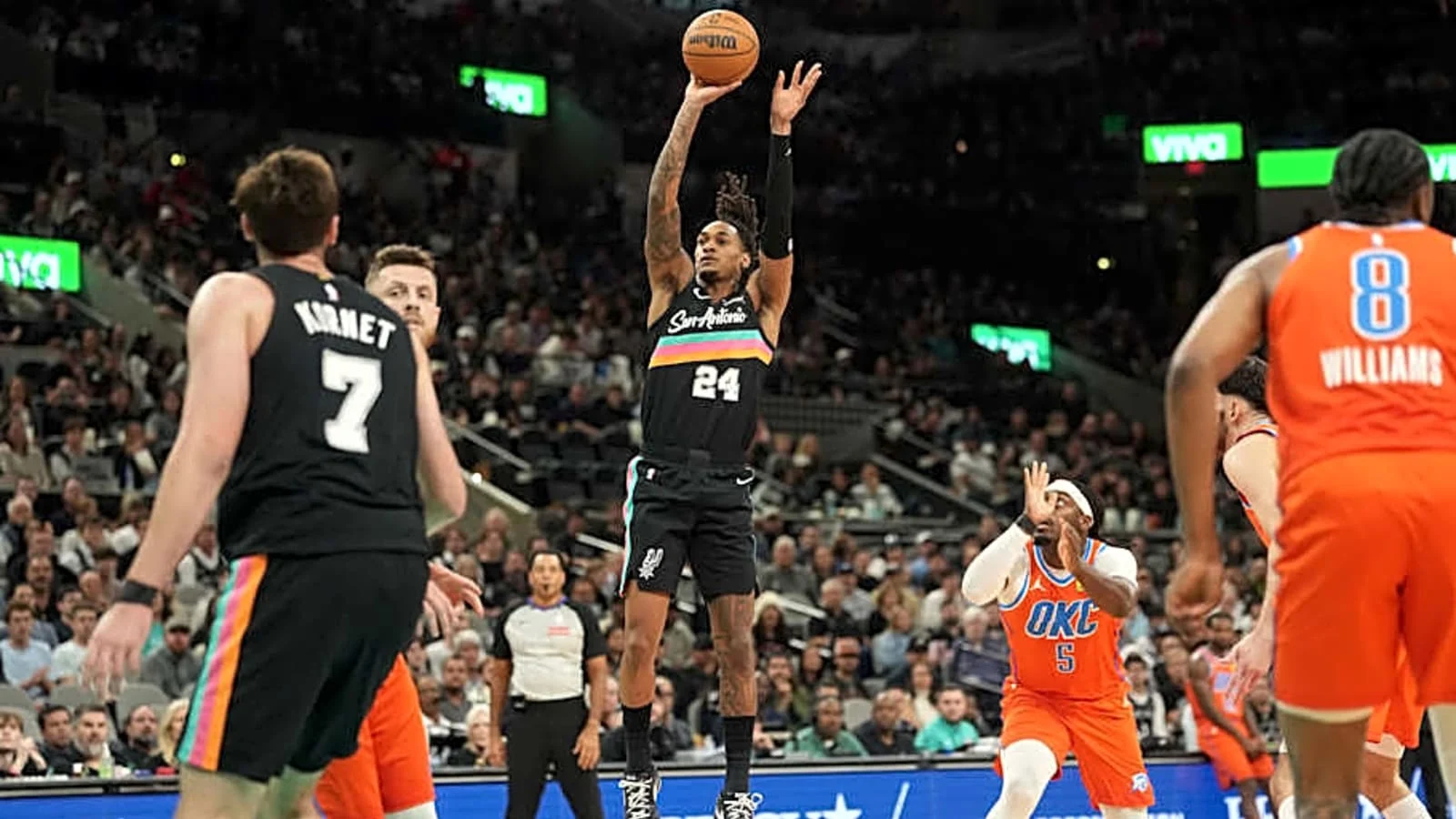 Thunder Mengalahkan Spurs di Game 2, Devin Vassell Berkontribusi Besar