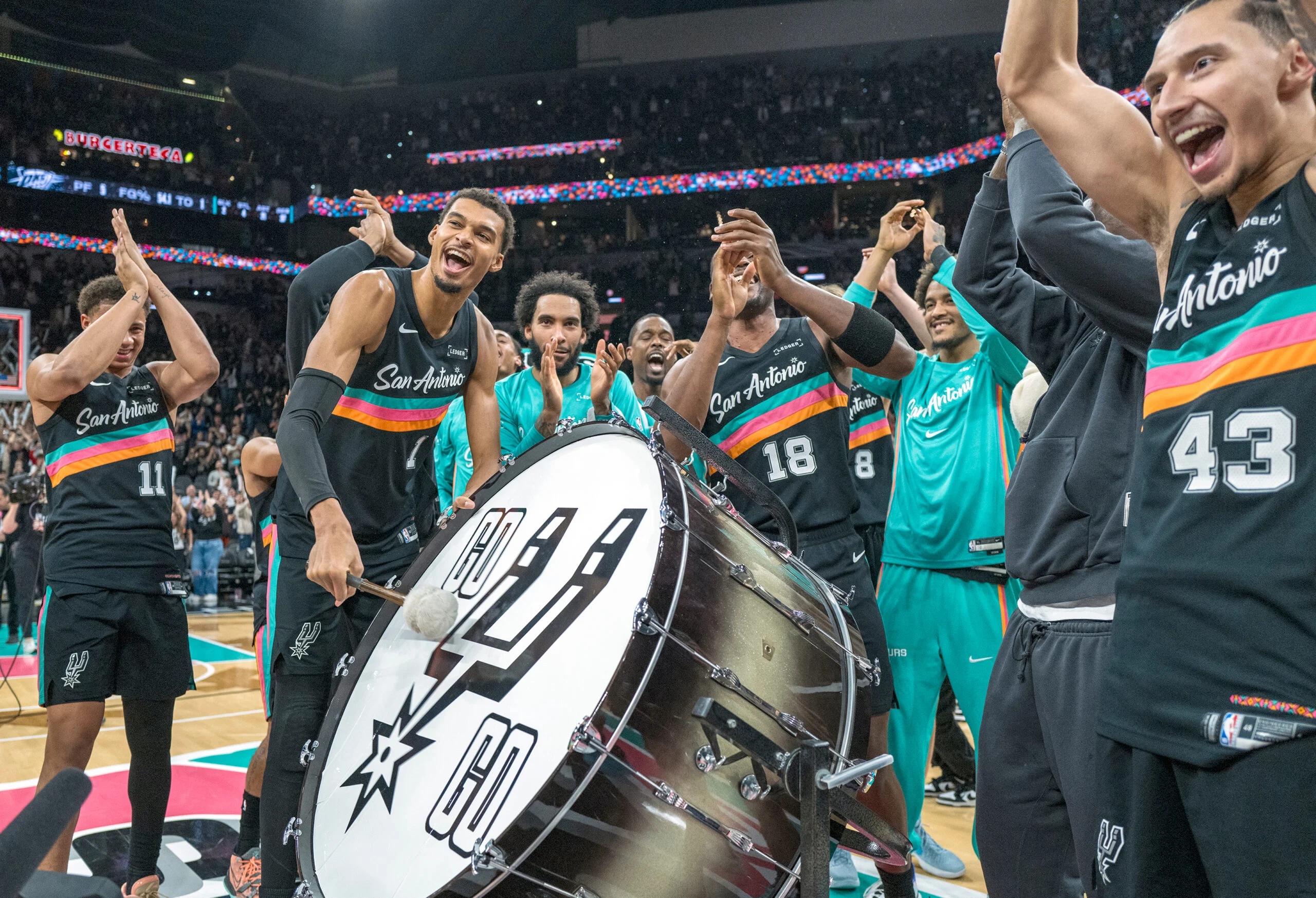 Thunder Mengalahkan Spurs di Game 5, Satu Langkah Menuju NBA Finals