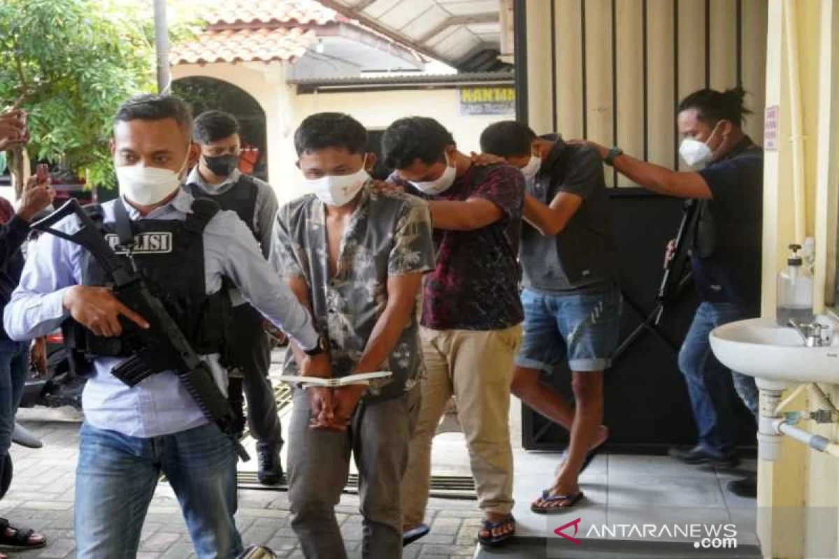 Tiga Pemuda Ditangkap Polisi atas Kasus Pencurian Kabel Listrik di Palembang