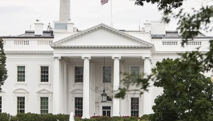 Trump Berbagi Rencana Membangun Balroom Mewah di Gedung Putih, Serta Menyatakan Perang dengan Iran Akan Berakhir Cepat