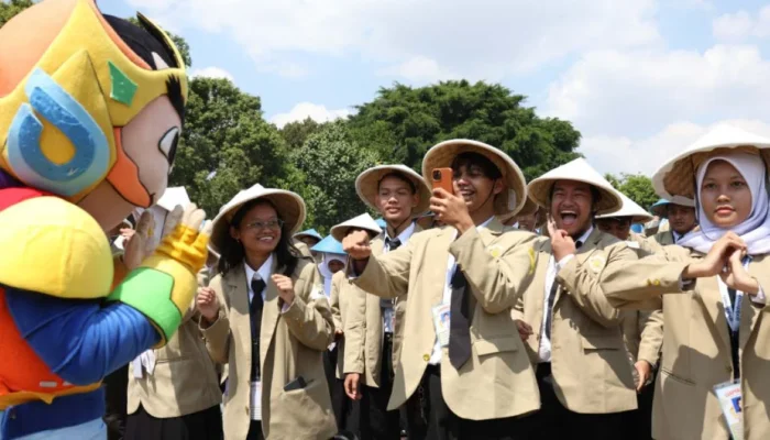 UGM Jadi Pusat Perhatian: Dari Penerimaan Mahasiswa Baru Hingga Gerakan Minum Jamu Serentak