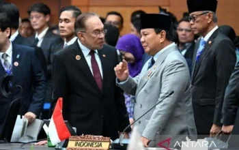 Anwar Ibrahim: Antara Diplomasi Internasional dan Tantangan Dalam Negeri