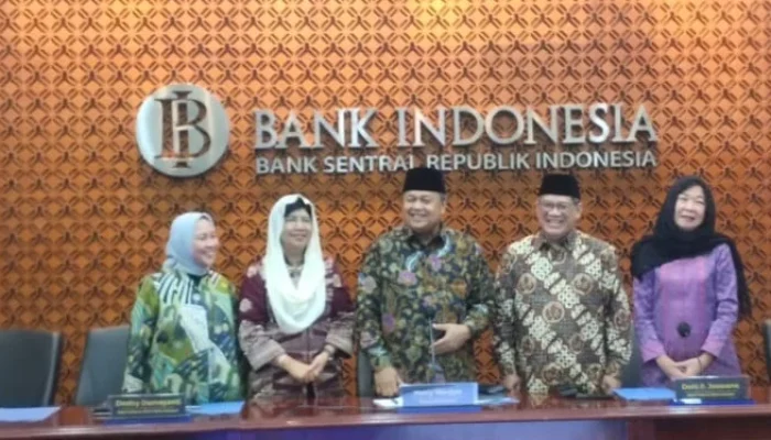 Bank Indonesia Naikkan BI Rate untuk Stabilkan Rupiah