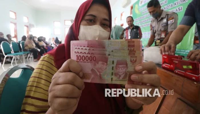 Bantuan Langsung Tunai: Antara Harapan dan Tantangan