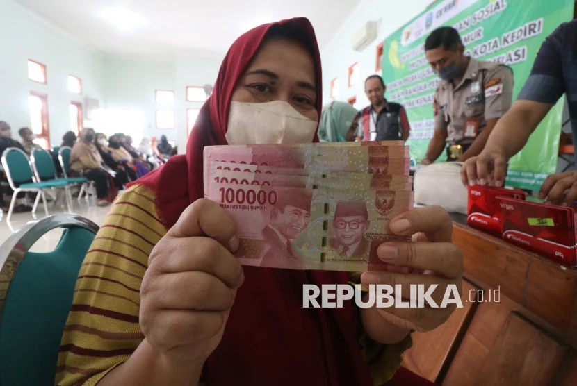 Bantuan Langsung Tunai: Antara Harapan dan Tantangan