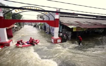 BMKG: Dinamika Atmosfer dan Faktor Manusia Picu Banjir di Musim Kemarau
