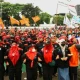 Buruh Indonesia Menghadapi Tantangan Baru: PHK Massal dan Perjuangan Hak