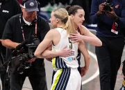 Caitlin Clark Dibela oleh Paige Bueckers, 'Tekanan yang Dihadapinya Tidak Masuk Akal'