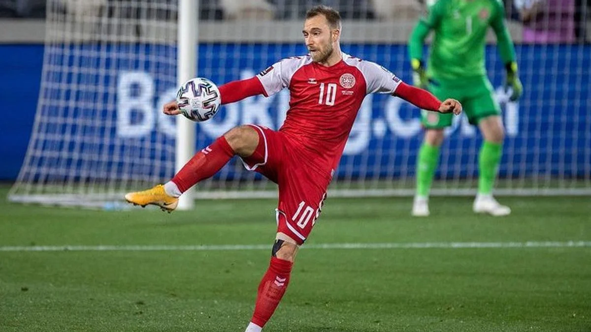 Christian Eriksen: Pemain Sepak Bola Denmark yang Selamat Berkat Alat Pacu Jantung