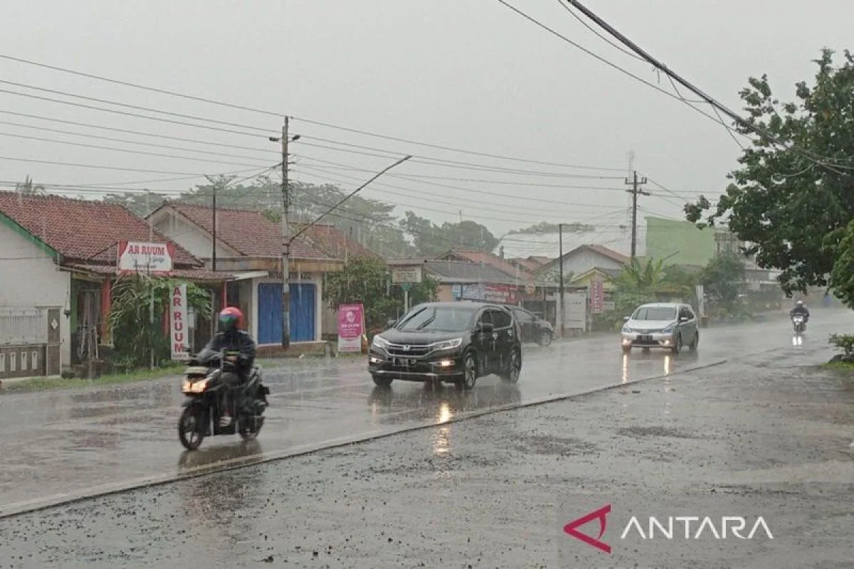 Cuaca Hari Ini: Gerimis di Bukit Menoreh dan Potensi Hujan di Sejumlah Kota