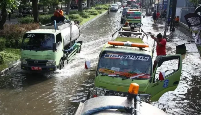 Cuaca Surabaya Hari Ini: Hujan Ekstrem dan Banjir Mengancam Warga