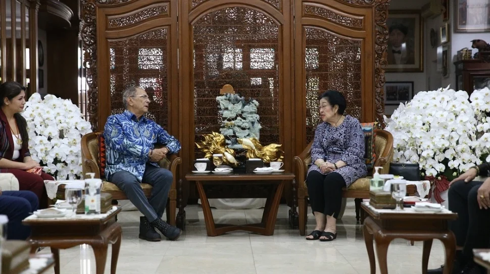 Hasto Kristiyanto Perkuat Diplomasi di Timor Leste Jelang Kunjungan Megawati