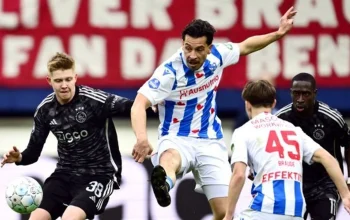 Heerenveen vs Ajax: Pertarungan Sengit di Lapangan Sepak Bola