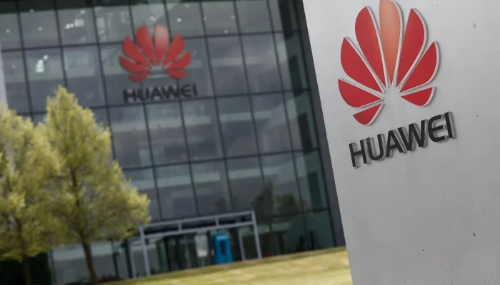 Huawei Hadapi Tantangan Baru: Larangan Perdagangan dan Persaingan AI