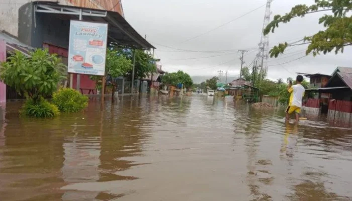Hujan Melanda Indonesia: Dari Banjir di Parigi Moutong hingga Taman Hujan di Surabaya