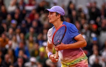 João Fonseca Mencetak Sejarah di Roland Garros, Siap Hadapi Jakub Mensik di Perempat Final