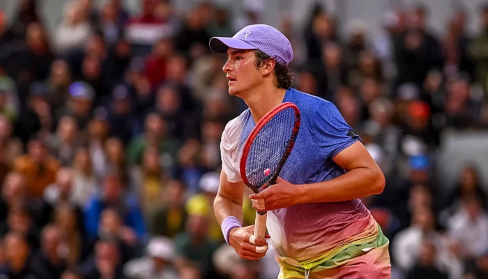 João Fonseca Mencetak Sejarah di Roland Garros, Siap Hadapi Jakub Mensik di Perempat Final