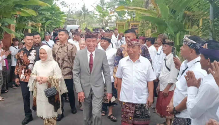 Jokowi Hadiri Jumatan di Lampung, Menyemangati Kader PSI